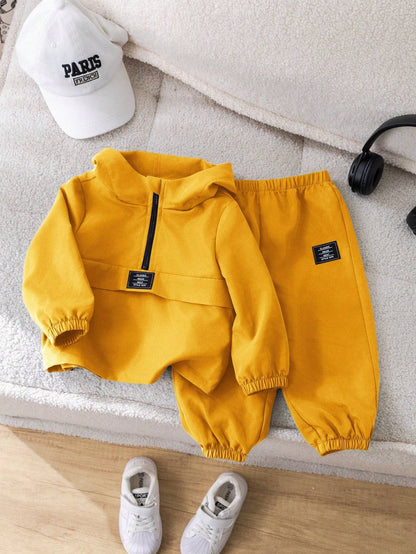 Conjunto de dos piezas con sudadera y jogger para bebé niño