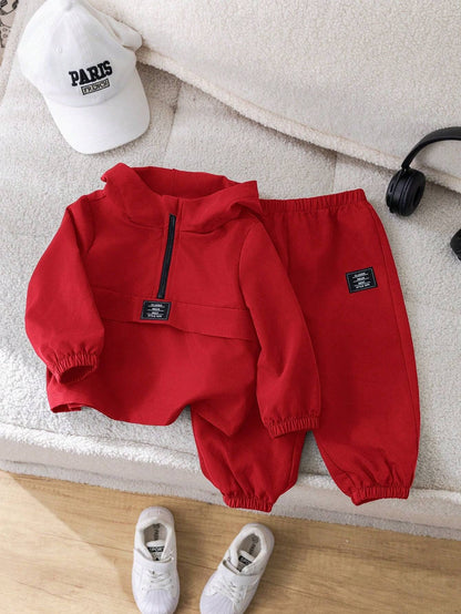 Conjunto de dos piezas con sudadera y jogger para bebé niño