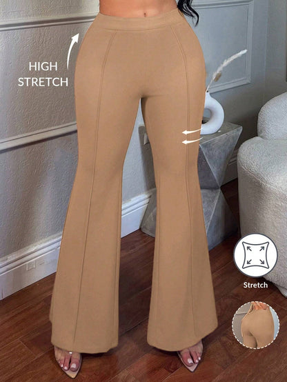 Elegancia chic: pantalones de traje acampanados de cintura baja