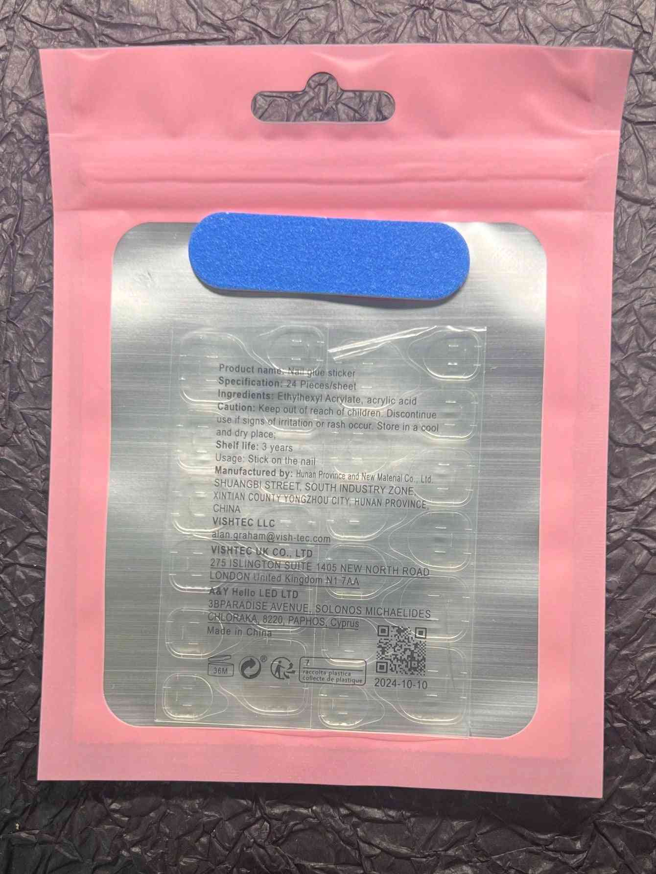 Back packaging of Y2K Duck Nail Tips with product details. Includes adhesive tabs and instructions for easy application of the fake nails.